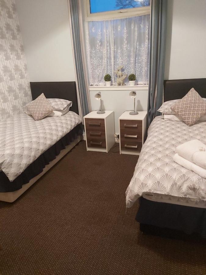 The Vale Apart Hotel كينغستون أبون هول المظهر الخارجي الصورة
